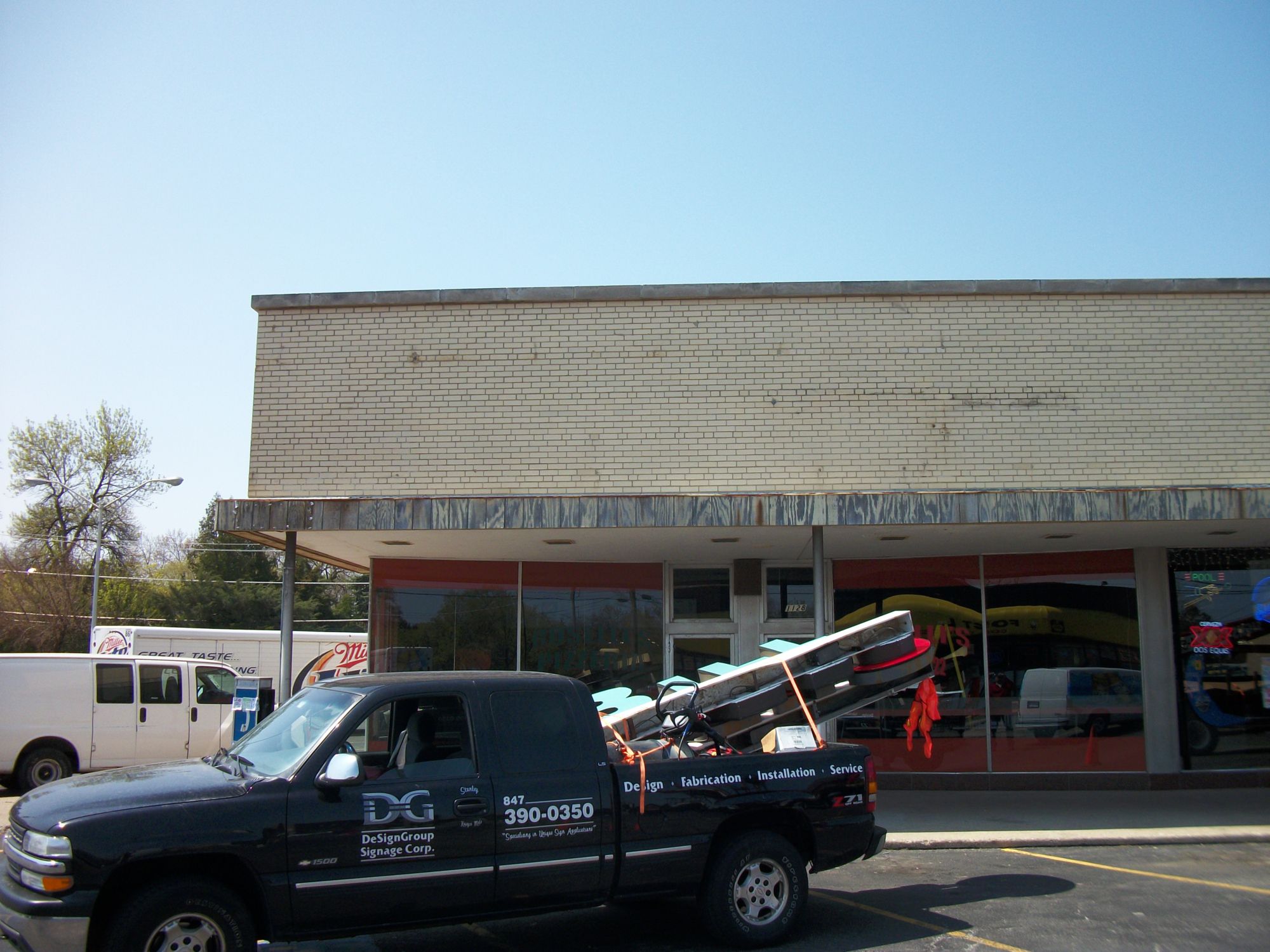 Removal DeSign Group Signage